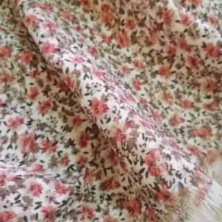 Vải lụa hoa nhí.(sẵn hàng)