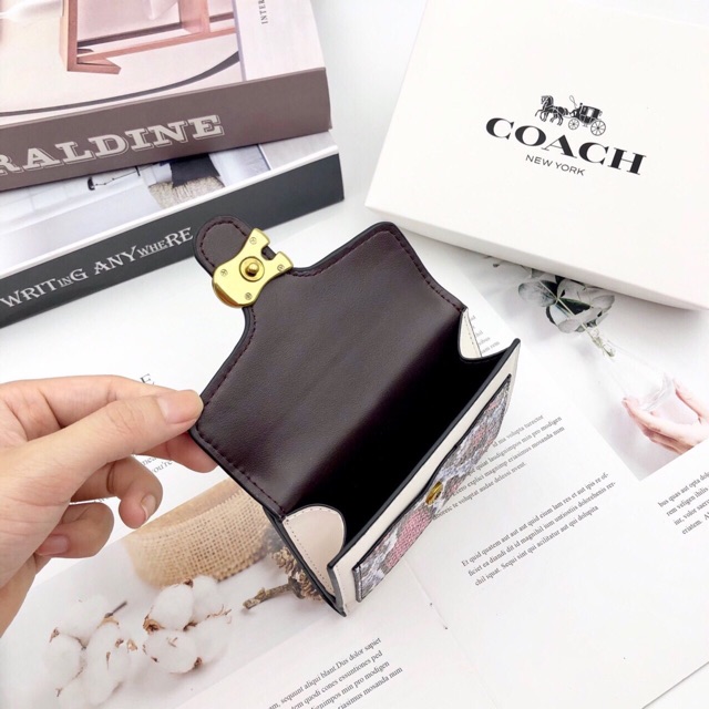 VÍ COACH TABBY MINI