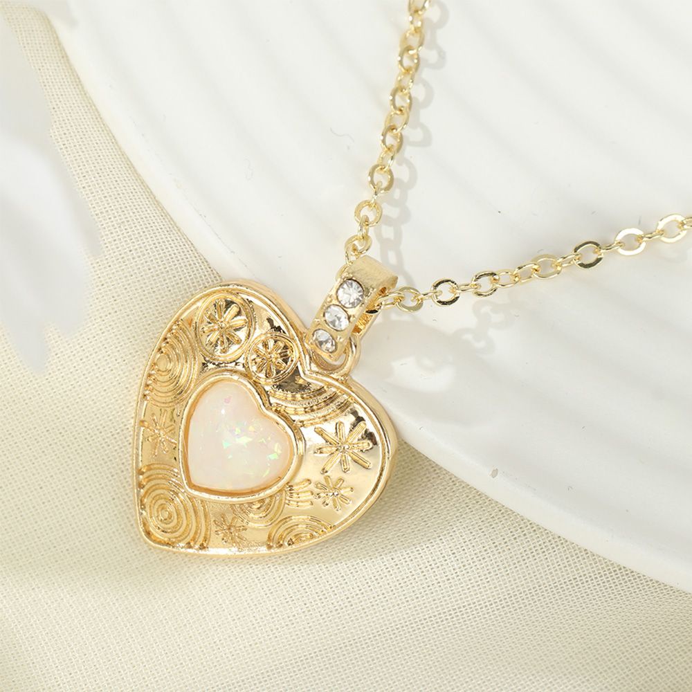 MOILY Fashion Love Heart Necklace Creative Pendant Necklace Heart Locket Necklace Personalized Gifts Choker Adjustable Jewelry Accessories/Multicolor
