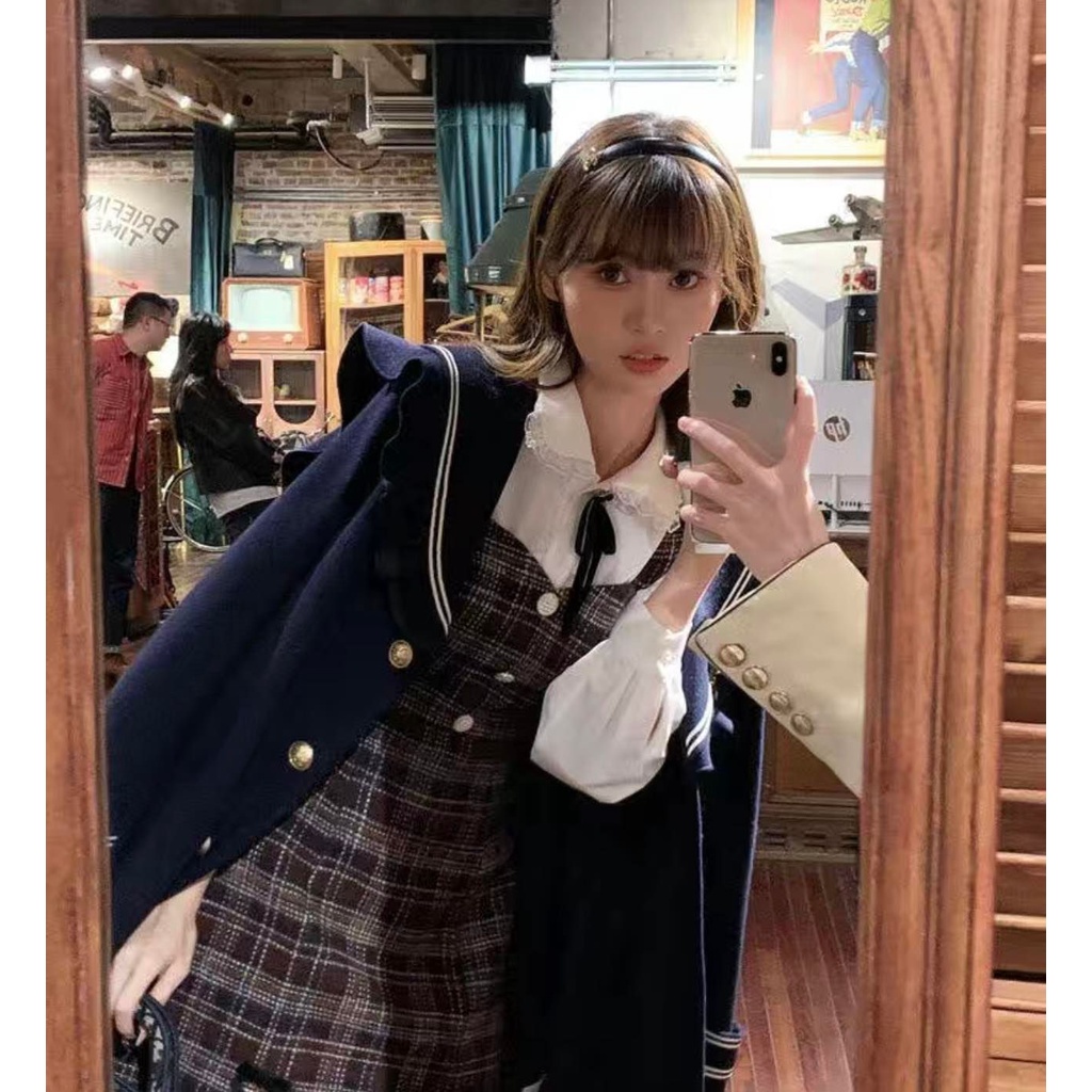 Đầm yếm kẻ caro dáng ôm