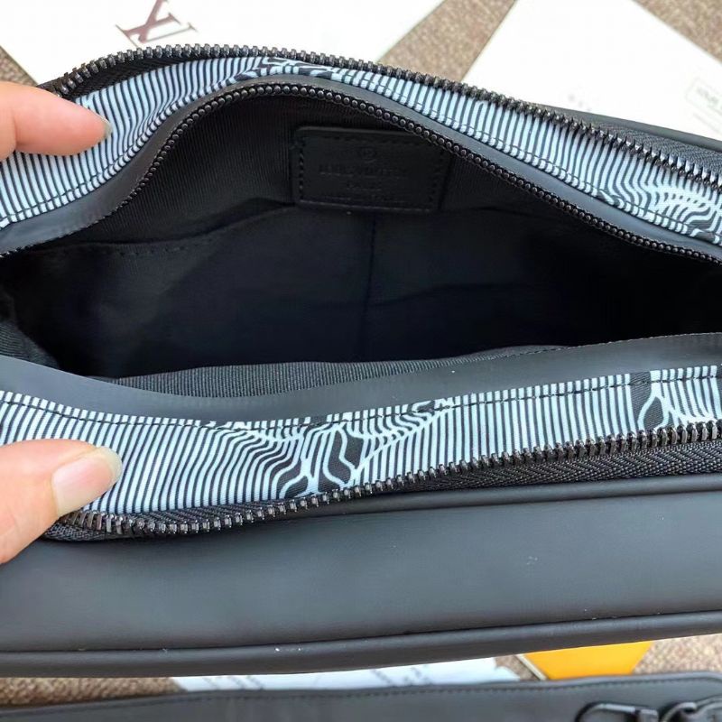 Túi đeo chéo nam LV55698 hai kiểu đeo vai và  đeo chéo size 25cm