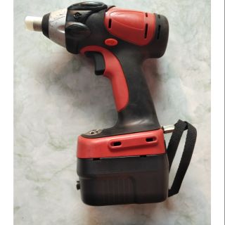 Máy bắn vít dùng pin 12V Black decker