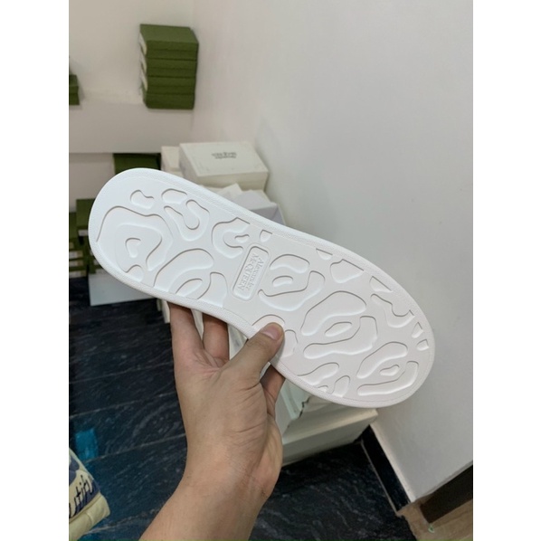 Giày thể thao sneakers M.C nam nữ trắng gót đen tăng chiều cao êm chân B 809