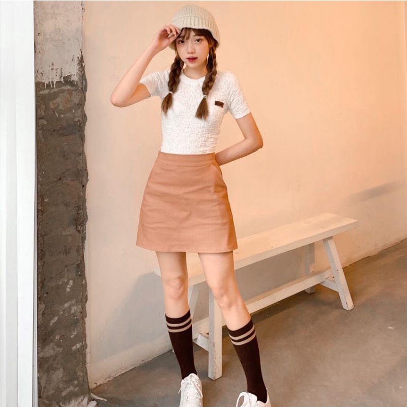 ÁO XỐP NHÚN CỔ TRÒN CHÂN VÁY CHỮ A MÀU NÂU