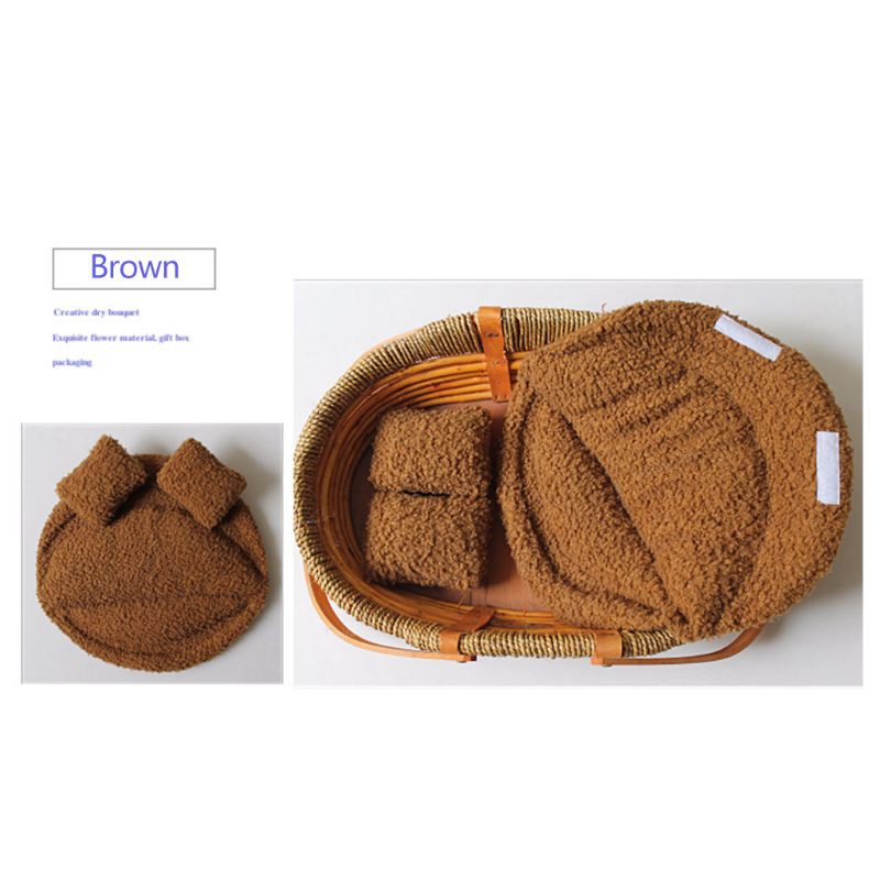 Gối lông nhung màu nâu sô cô la chụp hình cho bé sơ sinh