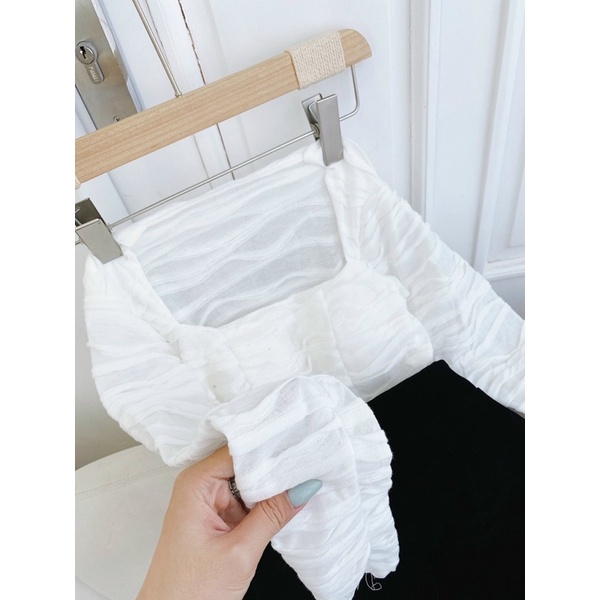 Set áo trắng cổ vuông nhún chân váy nhung