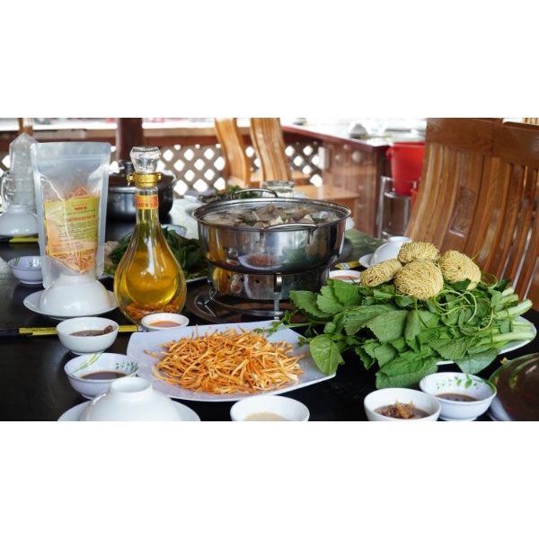 Lẩu bò đông trùng hạ thảo lẩu nóng rất ngon gồm bò tơ củ chi và nấm đông trùng hạ thảo tươi chỉ giao hoả tốc tphcm | BigBuy360 - bigbuy360.vn