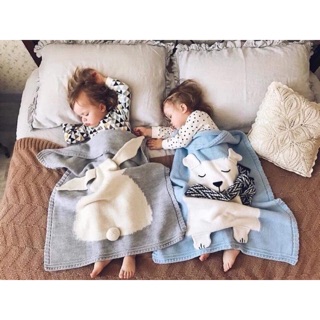 Chăn len hoạ tiết cho bé