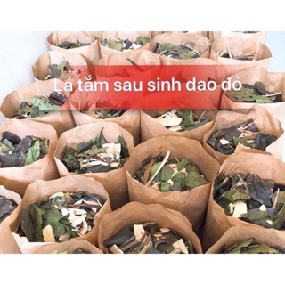 LÁ TẮM CHUẨN VỊ CỦA NGƯỜI DAO ĐỎ MẪU SƠN