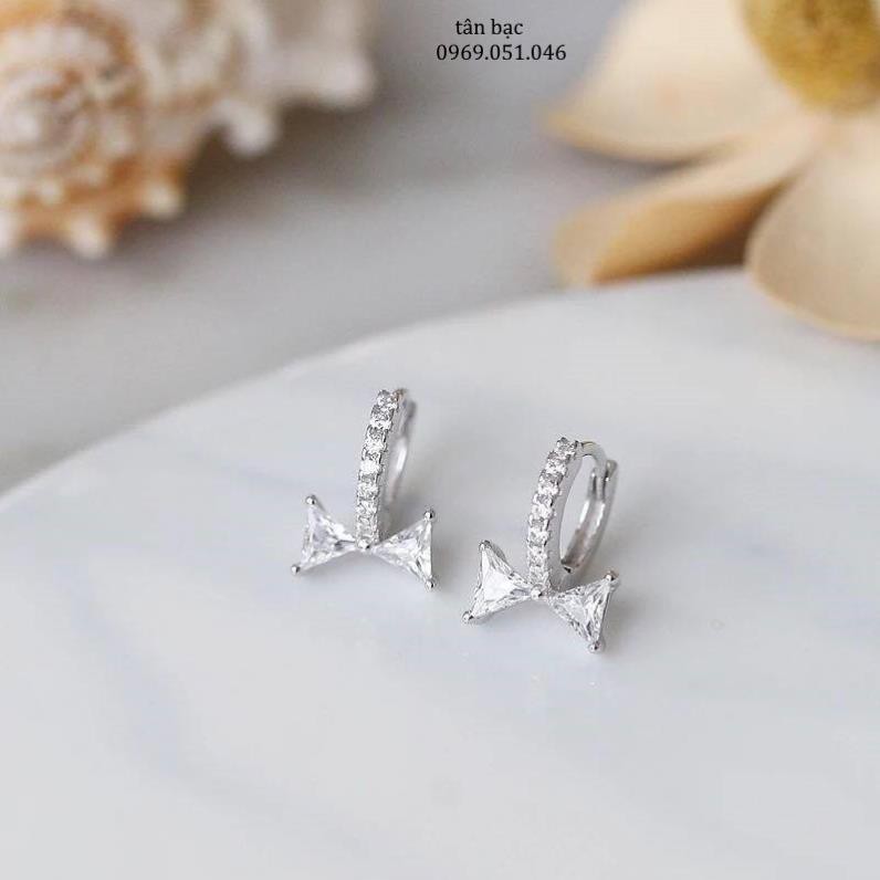 BÔNG TAI HÌNH CÁNH NƠ , kiểu dáng bấm ôm tai .khóa làm chắn chắn,bạc sáng đẹp