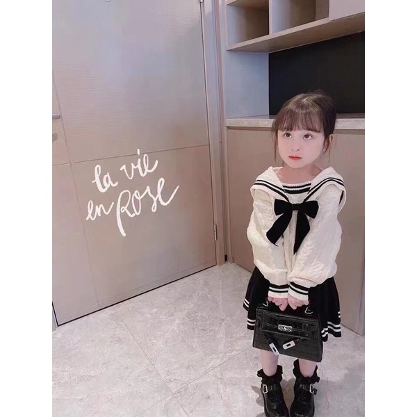 Bộ sweater áo len dệt kim cổ thuỷ thủ phối cùng chân váy len xếp ly cho bé gái từ 18-35kg