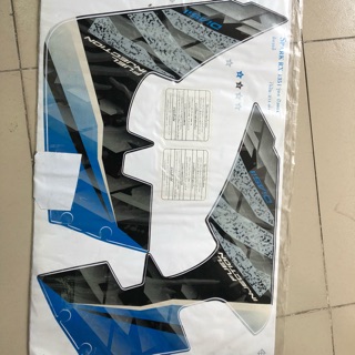 Tem spark 135i  2013 dành cho exciter 2010 - xanh dương/ đỏ đen