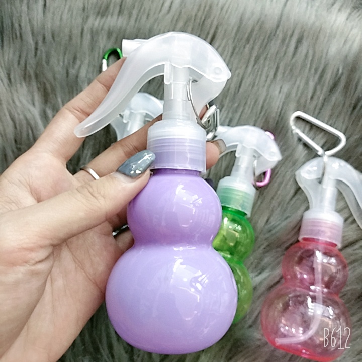 Bình xịt hồ lô đựng nước kèm móc khóa treo giao ngẫu nhiên