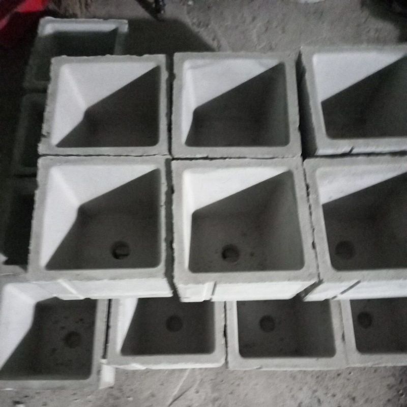 Chậu Xi Măng Hình Vuông 20cm
