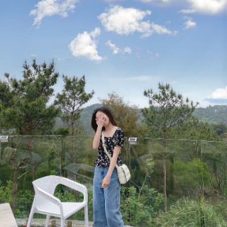 (SẴN) Áo sơ mi hoa cúc cổ vuông M6