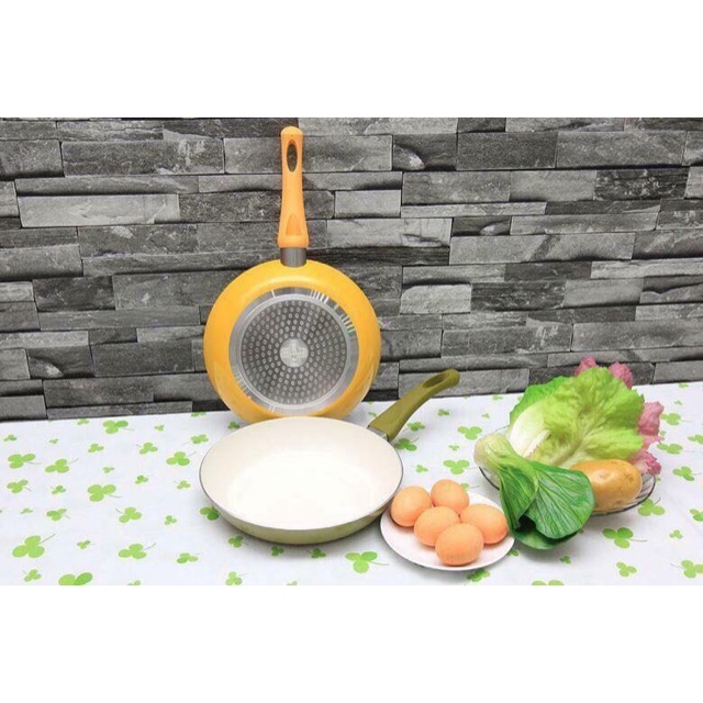Chảo tráng men sứ