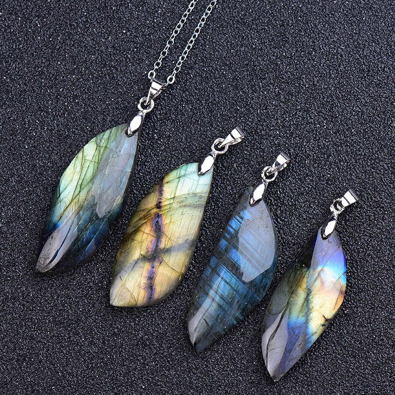 Mặt Dây Chuyền Đá Labradorite Tự Nhiên 100% Hình Chiếc Lá