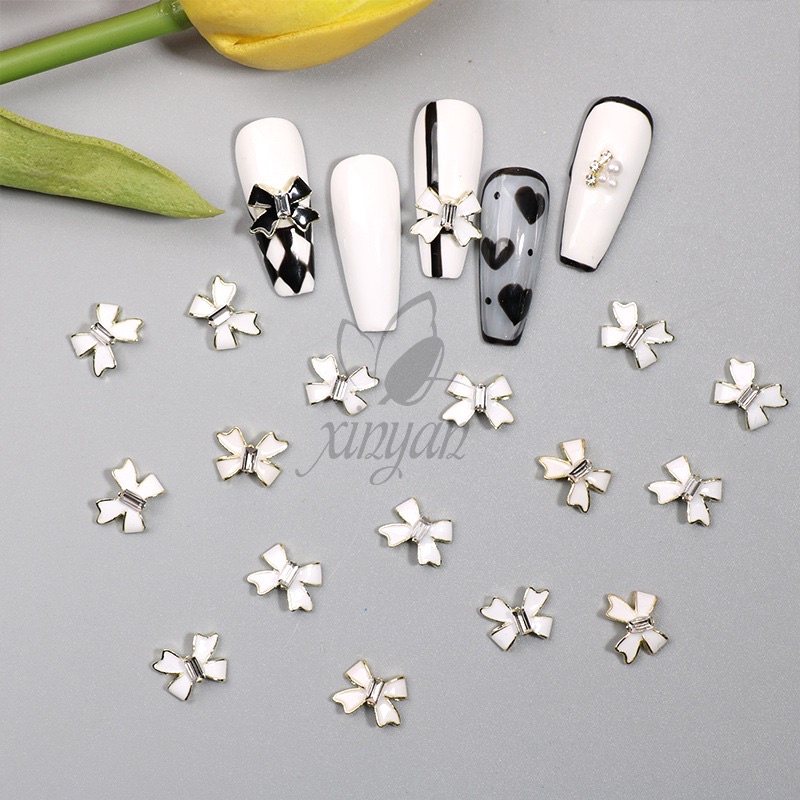 Sét cham gắn móng nail