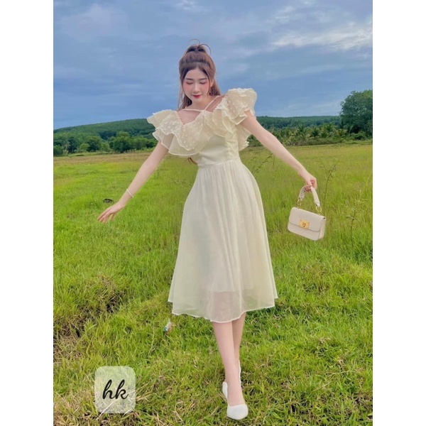 Váy voan be bệt vai