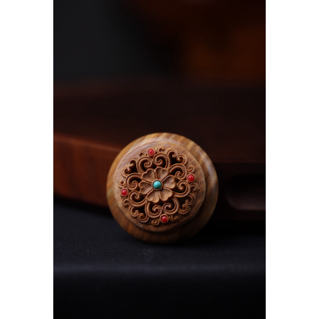 Hộp Gỗ Đàn Hương Xanh Tự Nhiên Cỡ 4.2 * 1.8cm Dùng Tạo Mùi Hương Cho Xe Hơi