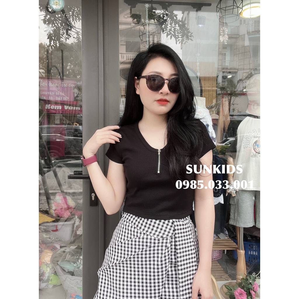 Áo phông nữ Croptop Glori.a khóa ngực