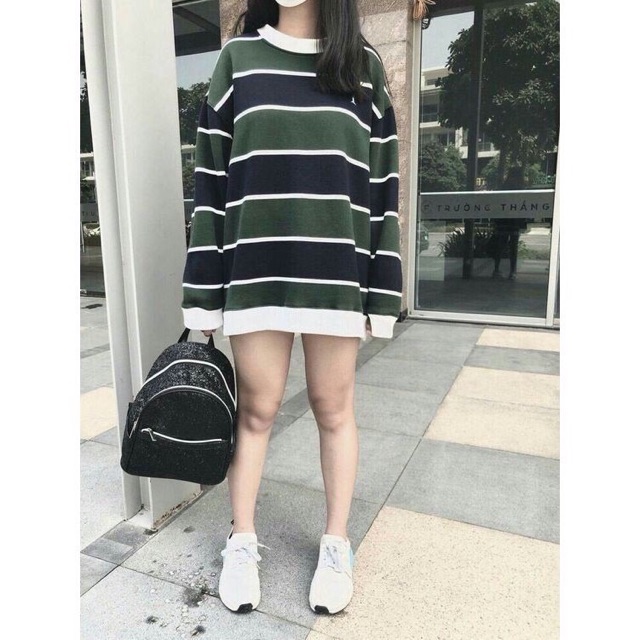 Áo Sweater tay dài sọc ngang form rộng dấu quần