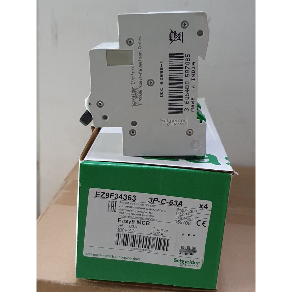 Cầu dao MCB Schneider EZ9F343(3P 50A, 63A 4.5kA)