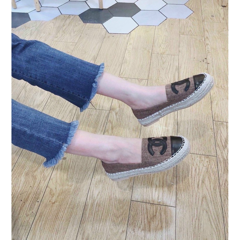 Slipon dạ đế cói thêu logo Gucci