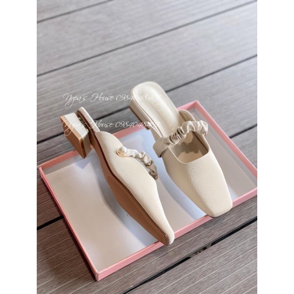 Sandal trắng dây nhún