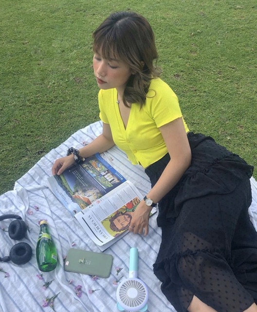 ÁO CROPTOP CỔ V ĐÍNH NÚT 🥬