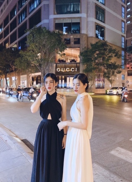 Đầm yếm dài