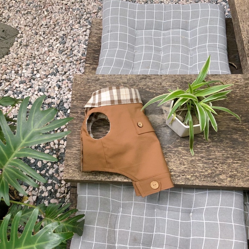 Áo khoác gile kaki nâu phối kẻ chó mèo