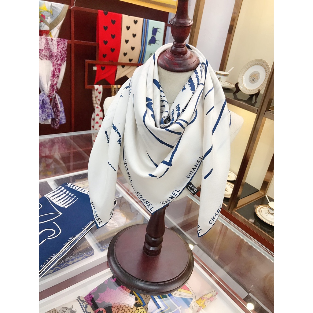 Khăn Quàng Cổ Lụa Vuông In Họa Tiết Chữ CC Sang Trọng Cho Nữ