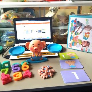 Đồ chơi Cân thăng bằng heo con