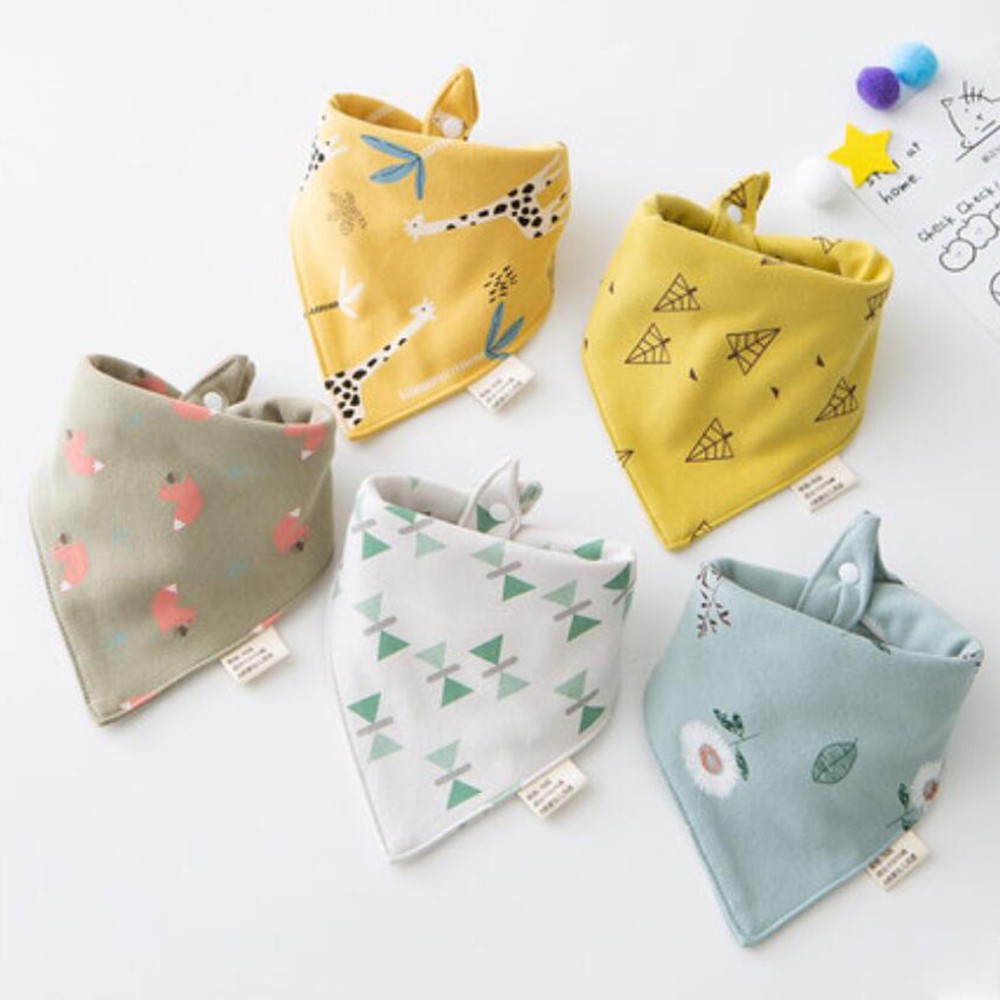 Bộ 5 yếm ăn cotton mềm mại hình tam giác dành cho em bé