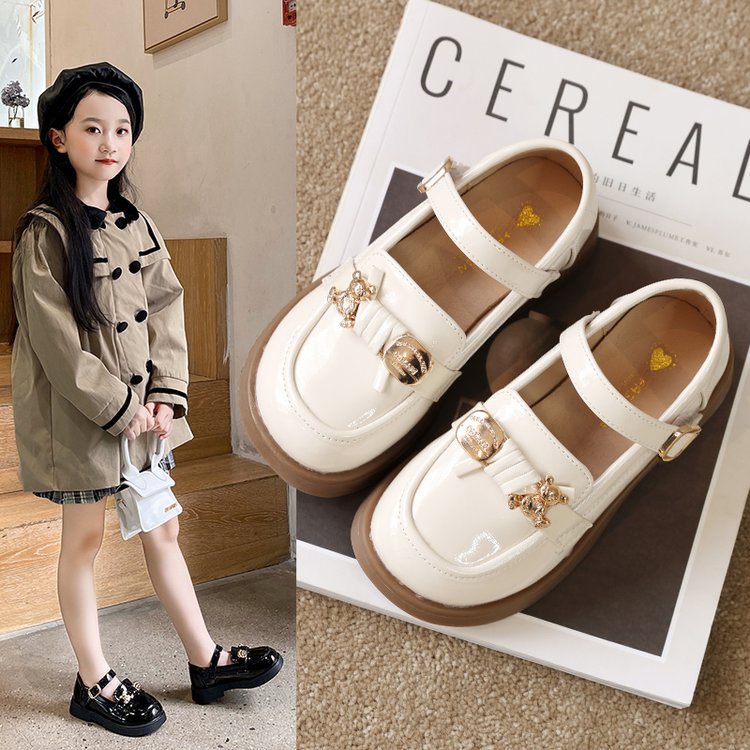 Giày da nhỏ cho bé gái 2023