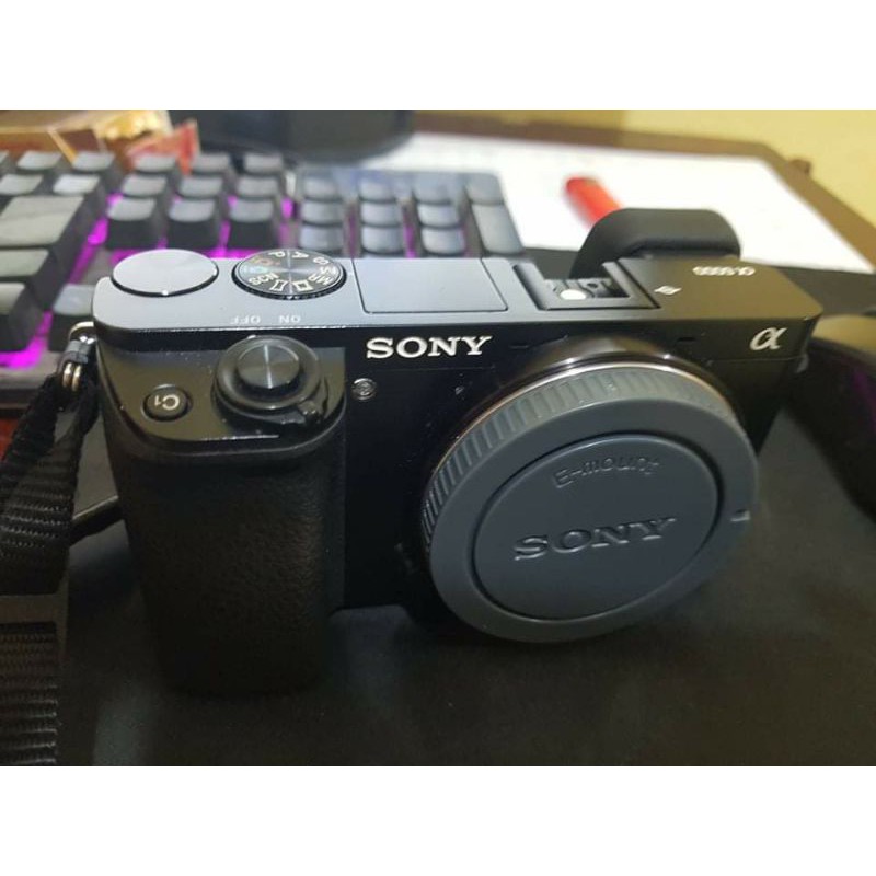 Máy ảnh Sony A6000