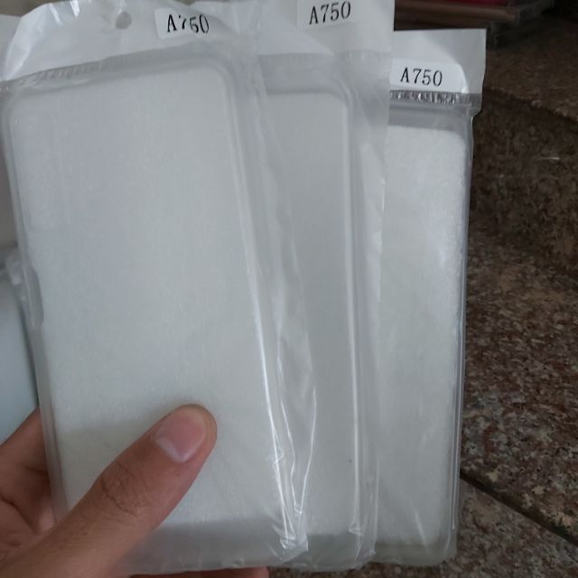 Bộ 3 chiếc ốp lưng  silicon trong suốt cho samsung A7 2018 (loại A)
