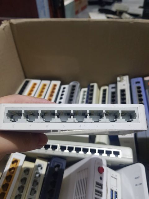 Bộ chia cổng TL-SF1008D 8-port 10/100mbps desktop switch( 2nd)