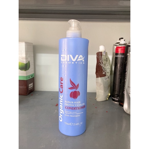 Cặp dầu gội xả phục hồi mềm mượt và giữ màu DIVA 750ML (2 CHAI)