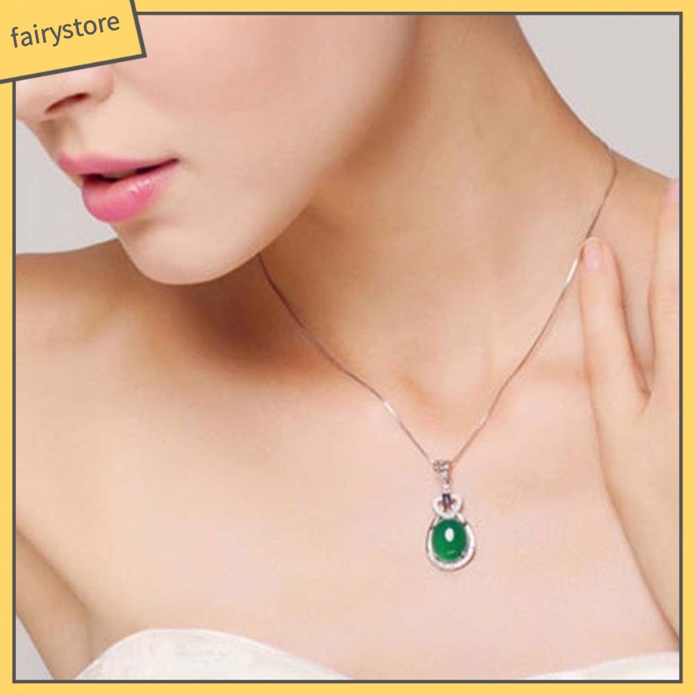 Dây Chuyền Mặt Đá Ngọc Lục Bảo Tự Nhiên Sang Trọng