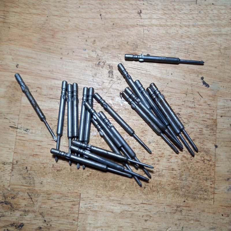 7 mũi vít cánh bướm thân phi 4mm vessel japan