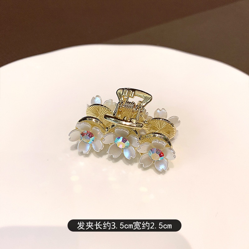 Kẹp Tóc Hình Hoa Lưng Đính Ngọc Trai Cao Cấp Kiểu Pháp 2022 Cho Nữ
