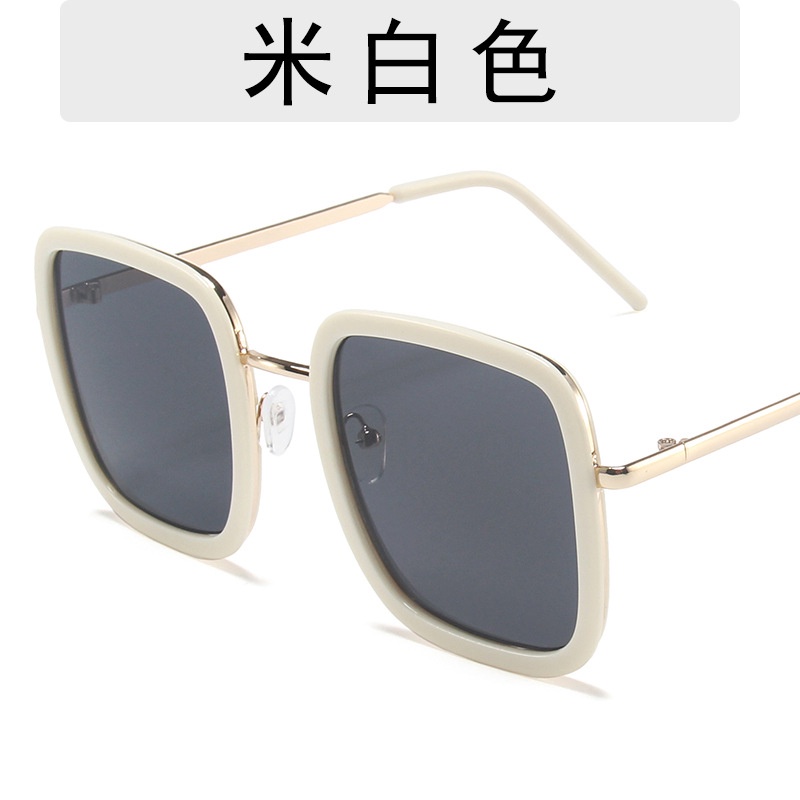 Kính mát thời trang cho nam và nữ 2021