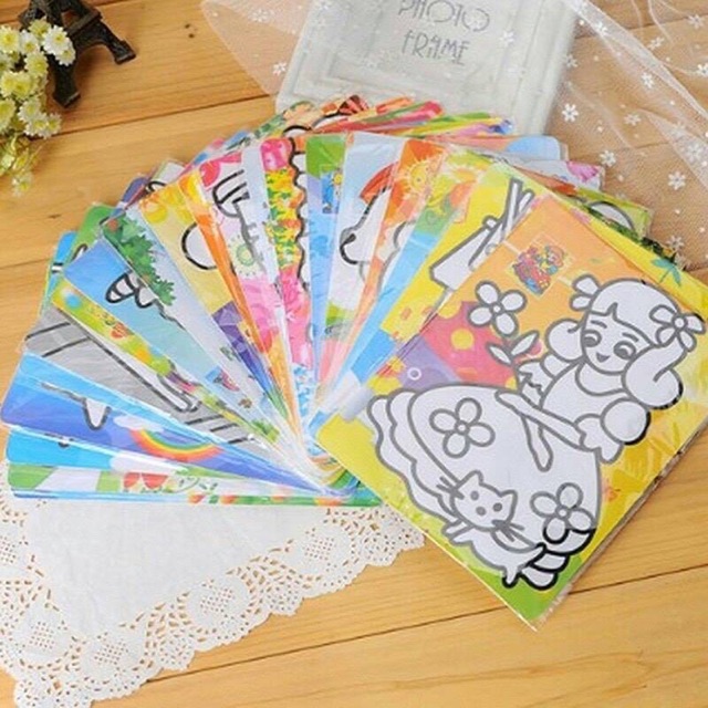 Vỉ tranh tô màu được tặng kèm cát