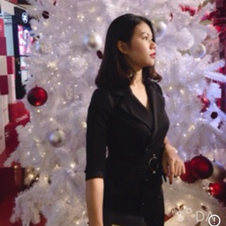 Váy thiết kế.....
