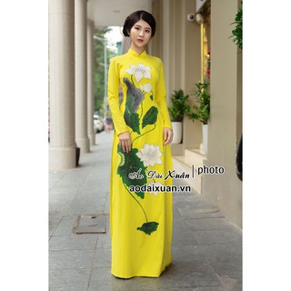 Áo dài vẽ hoa sen 4 tà nền lụa vàng- 201202