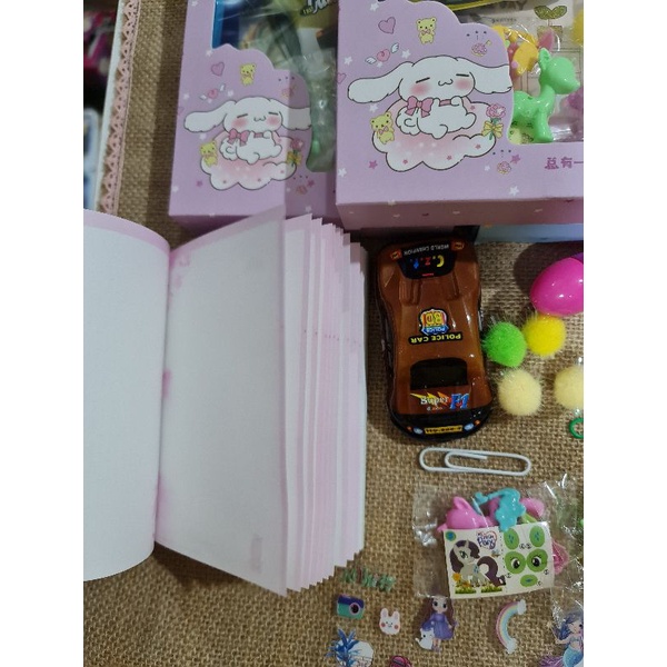 HỘP QUÀ  TẶNG SỔ VÀ ĐỒ CHƠI DỄ THƯƠNG- ĐỒ DÙNG HỌC TẬP