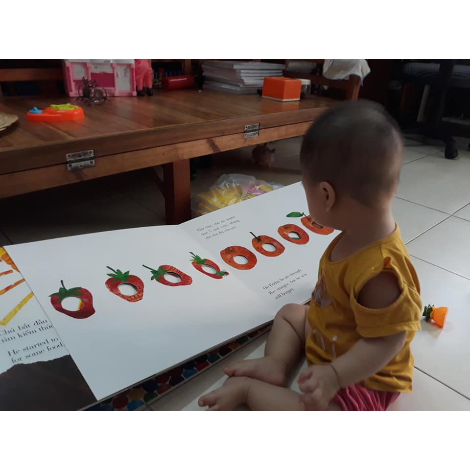 Sách -Picture Book Song Ngữ - Chú Sâu Háu Ăn - The Very Hungry Caterpillar (Phiên Bản Khổ Lớn)