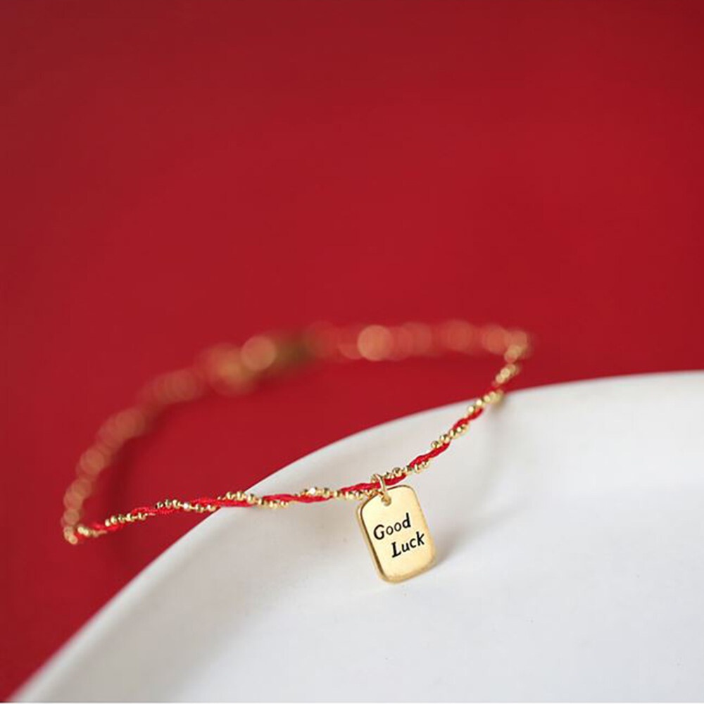 Vòng Tay Dây Đỏ May Mắn Mặt Vuông Tròn Thời Trang Cho Nữ